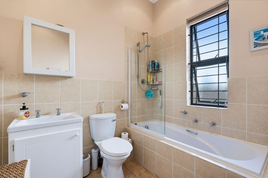 To Let 3 Bedroom Property for Rent in Royal Ascot Western Cape